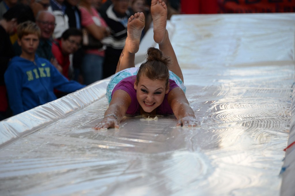 ../Images/Donderdag kermis 095.jpg